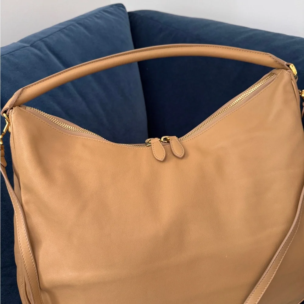 Mark Cross Large Tan  Hobo Shoulder/Crossbody Bag‎